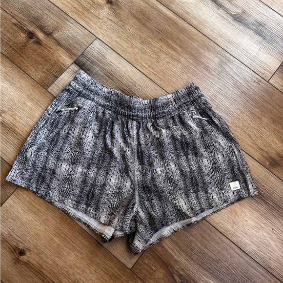 Vuori Pants - Vuori dash shorts